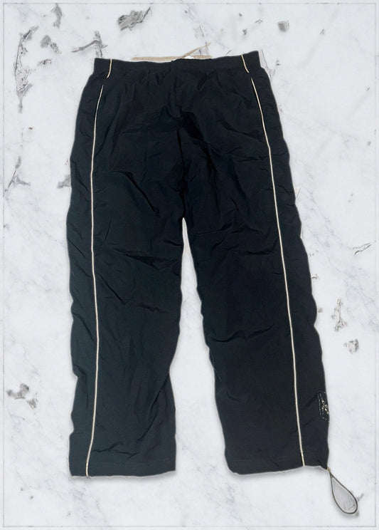 Reebok Vintage Trackpants S baggy 56 43 - AI-Anziehbild Original [bildbot-ai-fitpic]