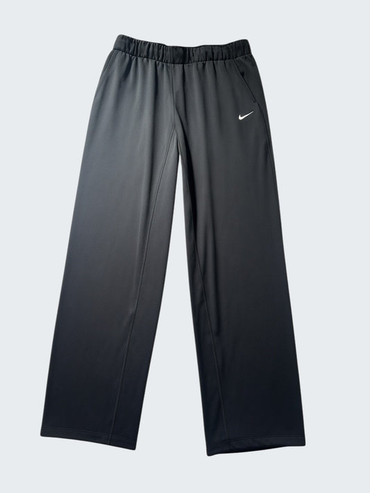 Nike Trackpants vintage S baggy 7195 [photoroom-buegeln-bg-e9ecef-v1] [sha:93be468c9784] [bg:#E9ECEF] [source_image:86113821786376]