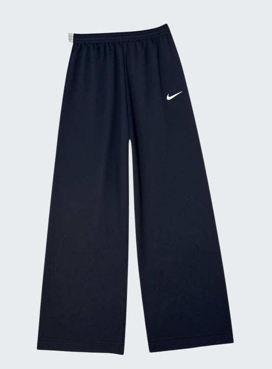 Nike Vintage Track Pants L | Baggy Trackpants 6-9-4-9 [photoroom-buegeln-bg-e9ecef-v1] [sha:64a220a97a3d] [bg:#E9ECEF] [source_image:86113828995336]