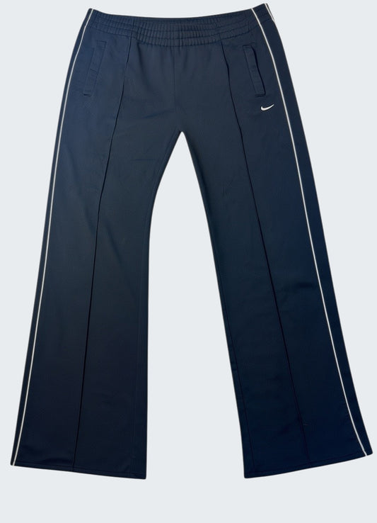 Nike vintage Trackpants M fit XS Baggy 72 53 [photoroom-buegeln-bg-e9ecef-v1] [sha:86b1ad9280e6] [bg:#E9ECEF] [source_image:86113786528008]