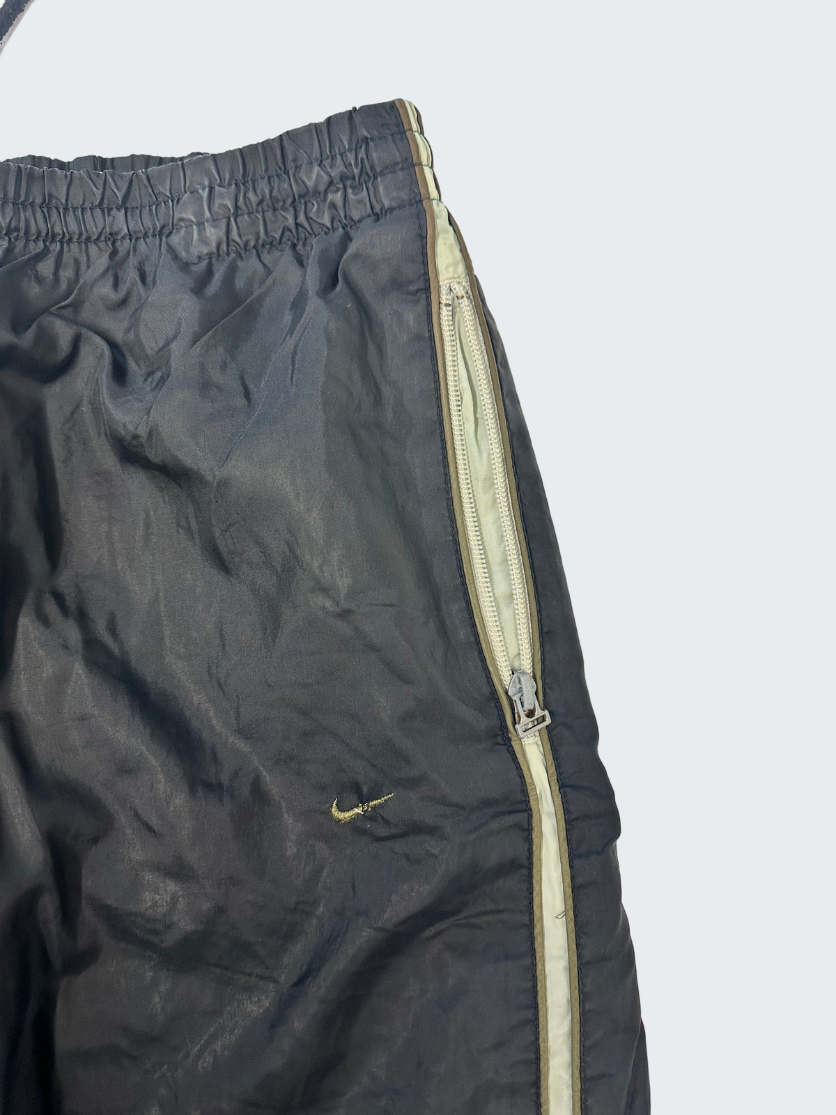 Picsart Shop-Hintergrund [picsart-white-bg] [bg:#E9ECEF] [old:85094085722376] [pos:6]