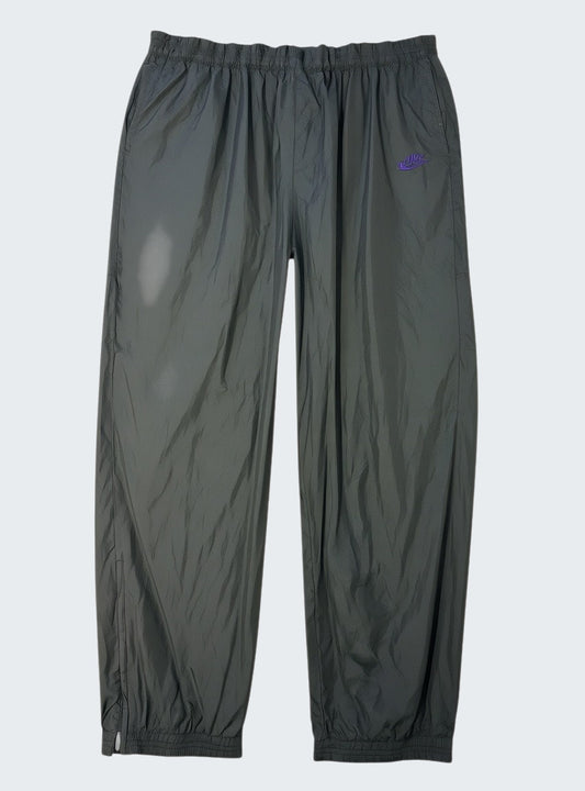 Nike Vintage Track Pants XL | Baggy Trackpants 6-9-4-3 [photoroom-buegeln-bg-e9ecef-v1] [sha:19e14760029f] [bg:#E9ECEF] [source_image:86113826636040]