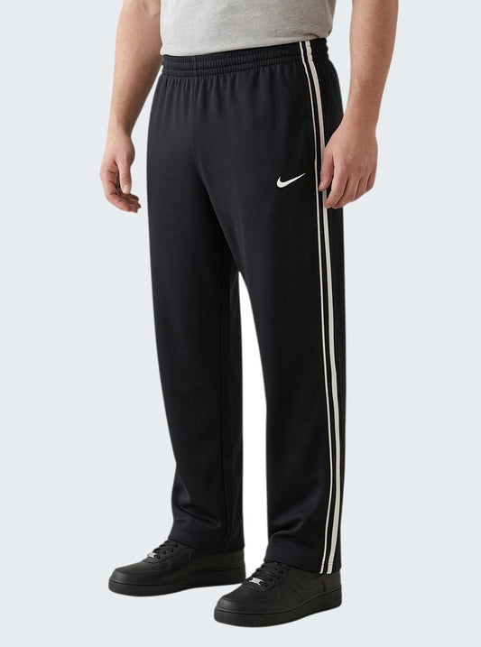 Nike Vintage Track Pants XL | Baggy Trackpants 7-2-0-9 [photoroom-buegeln-bg-e9ecef-v1] [sha:3e85e10d90ad] [bg:#E9ECEF] [source_image:86113815232776]