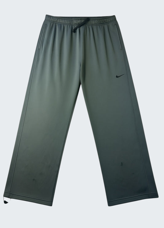 Nike vintage Trackpants XL Baggy 725 9 [photoroom-buegeln-bg-e9ecef-v1] [sha:4ad85562c0c1] [bg:#E9ECEF] [source_image:86113780662536]