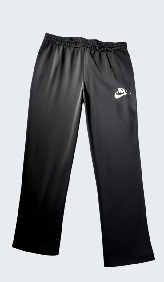 Nike vintage Trackpants XL Baggy 7-3-0-9 [photoroom-buegeln-bg-e9ecef-v1] [sha:f09dafdebfb2] [bg:#E9ECEF] [source_image:86113767915784]