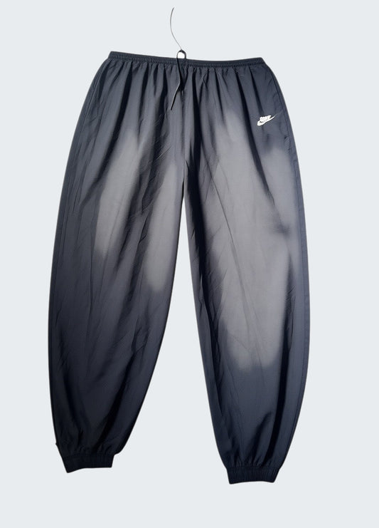Nike vintage Trackpants XXL Baggy 7-303 [photoroom-buegeln-bg-e9ecef-v1] [sha:90634269673b] [bg:#E9ECEF] [source_image:86113768636680]