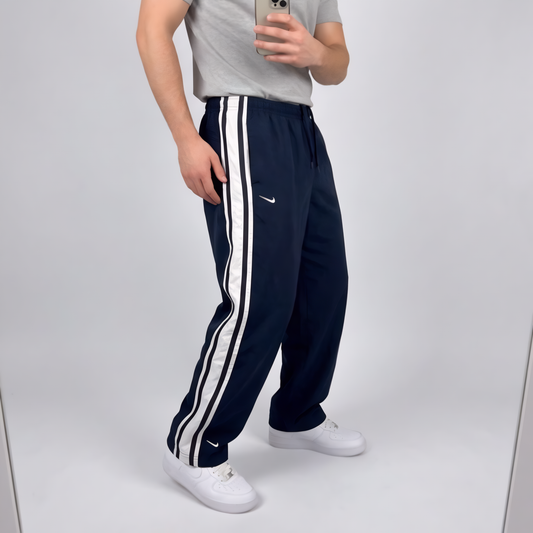 Nike vintage Trackpants Baggy L 7458 - geschaerft [picsart-enhance-v1] [sha:787c549df818]
