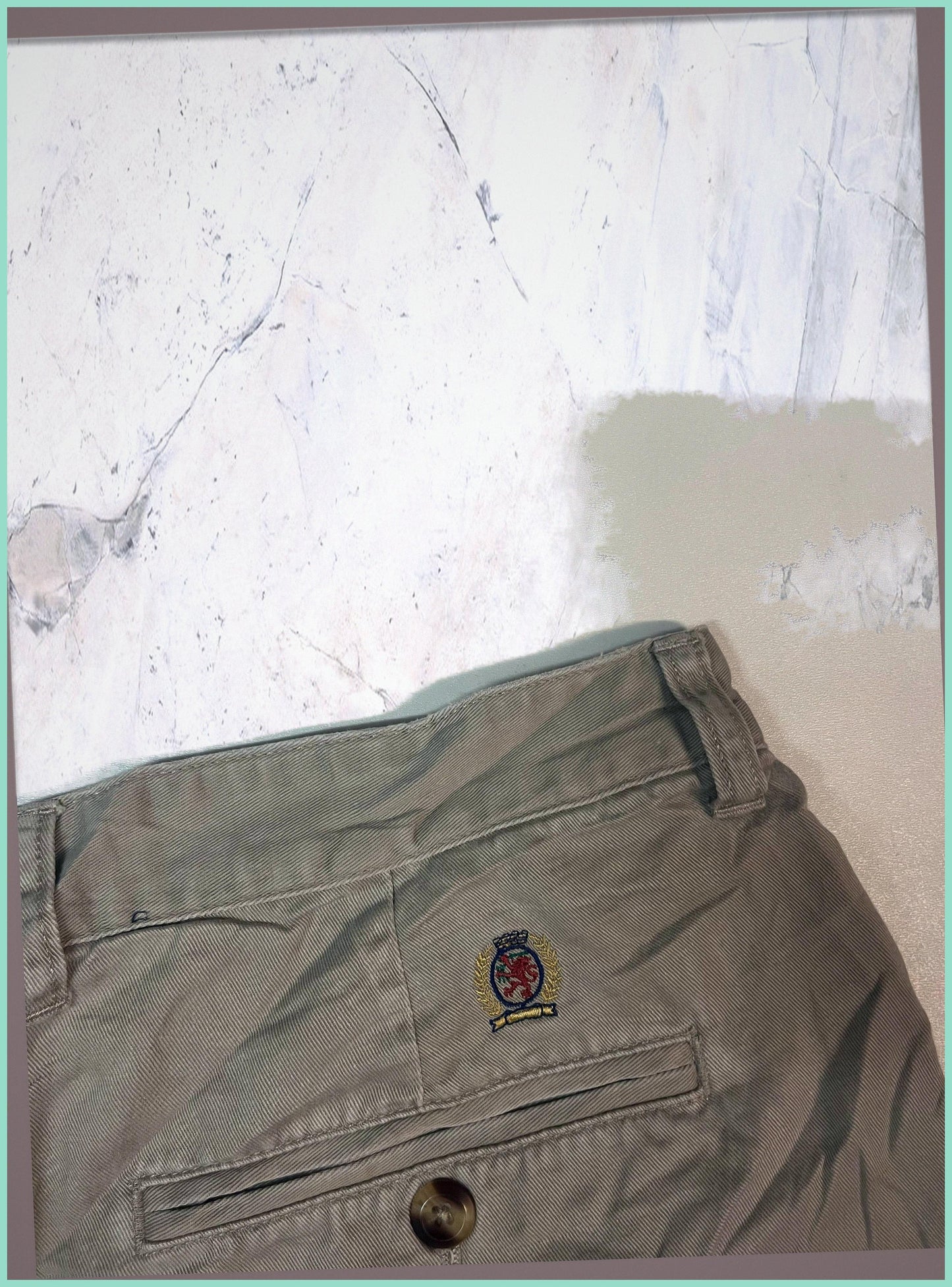 Vintage Tommy Hilfiger Shorts 38 3-6-8-6