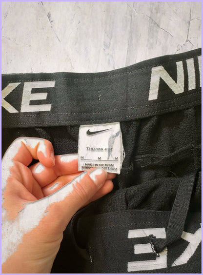 Nike vintage Trackpants M 7-2-4-0