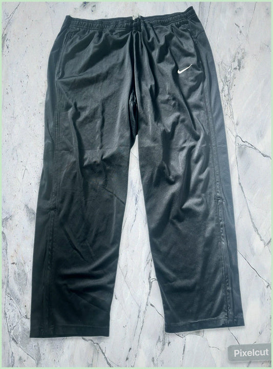 Nike vintage Trackpants L gekürzt 7-2-3-1