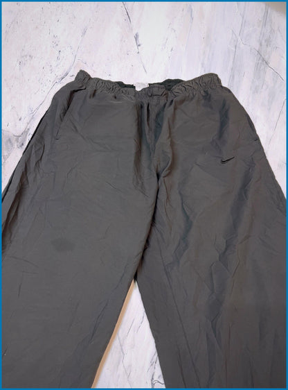 Nike Vintage Trackpants M 5-9-0-8