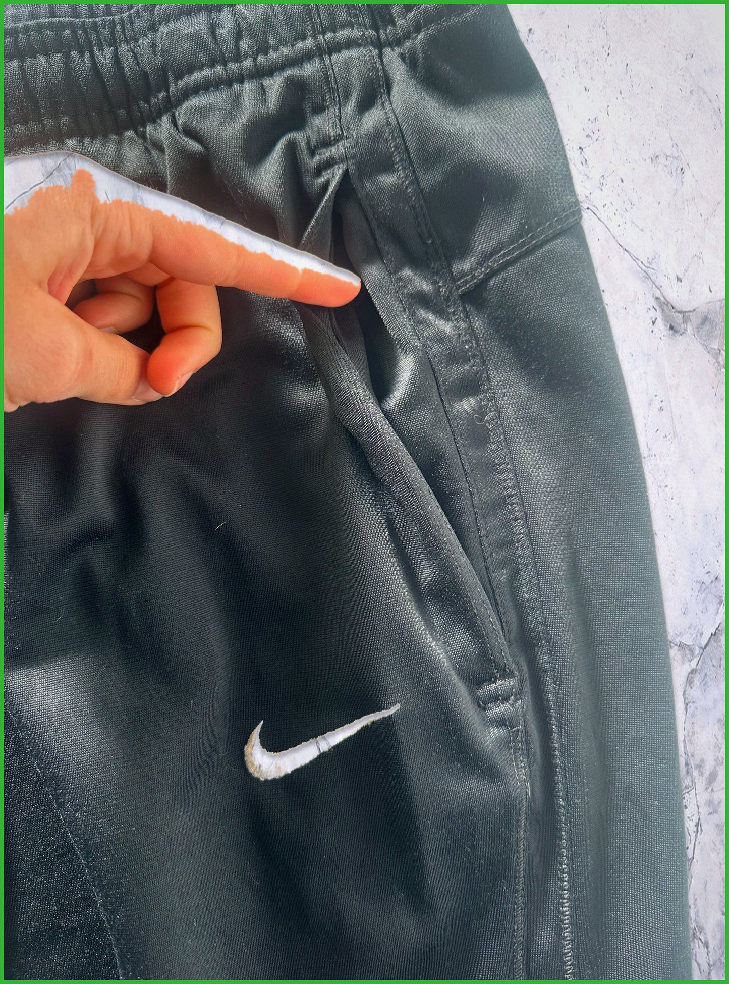 Nike vintage Trackpants L gekürzt 7-2-3-1