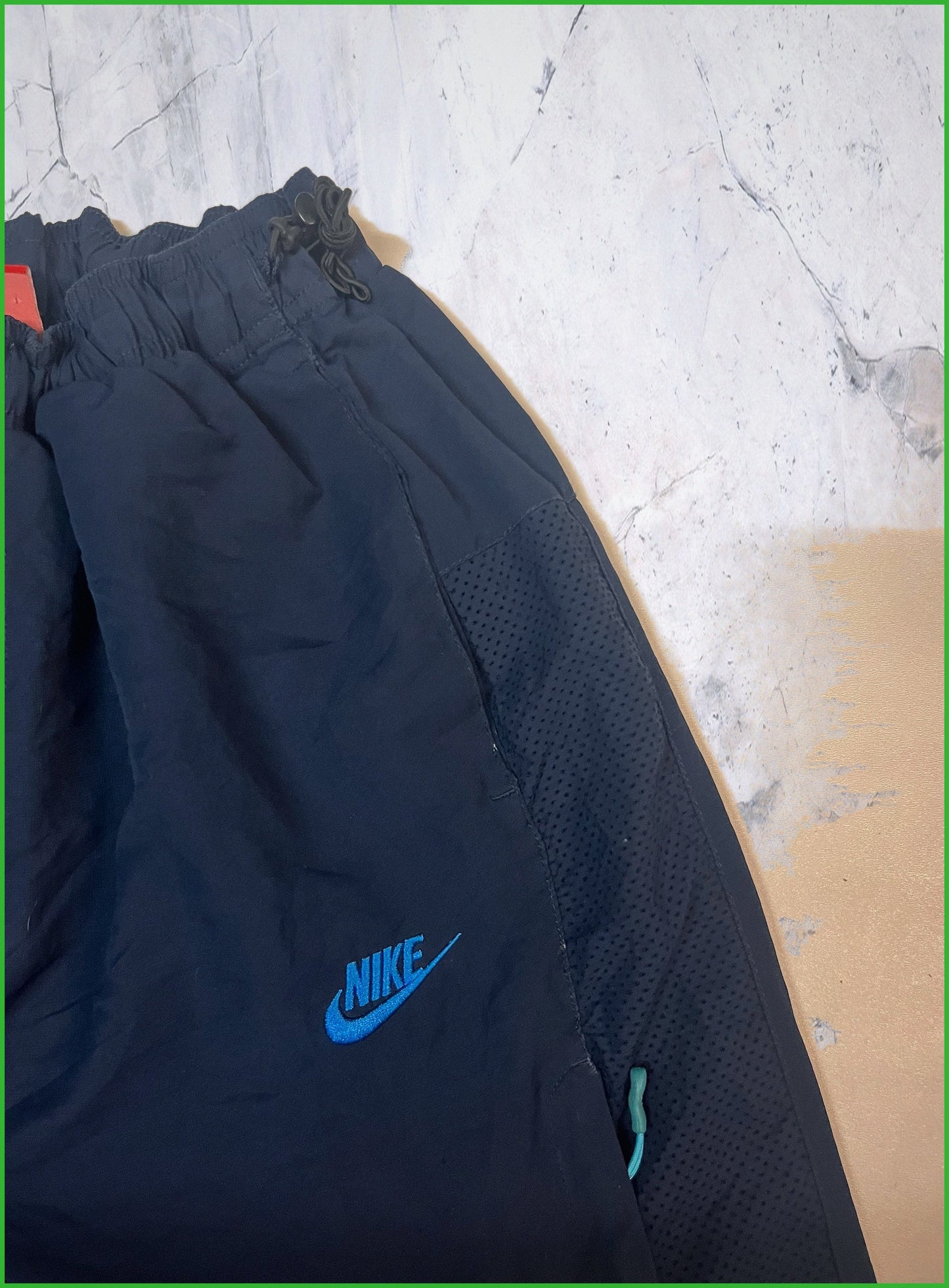 Vintage Nike Trackpants L fit S 5-3-8-4