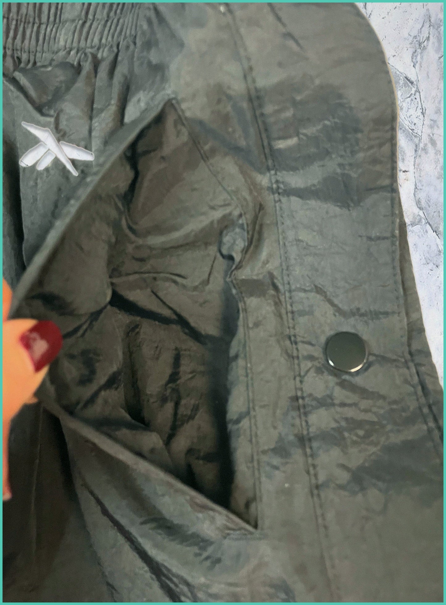 Reebok Vintage Nylon Trackpants XL 4-0-4-6