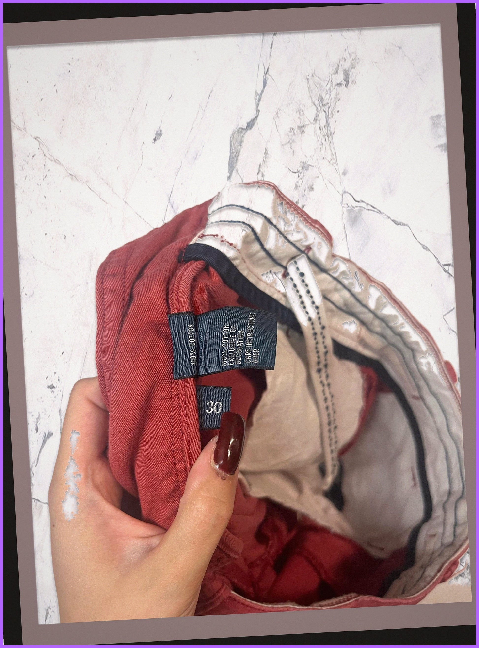 Entdecke unsere Vintage Track Pants von Nike und anderen Marken, erhältlich bei Valuxery.de - Dein Shop für trendige Vintage - Kleidung. Unsere Track Pants sind aus hochwertigen Materialien und