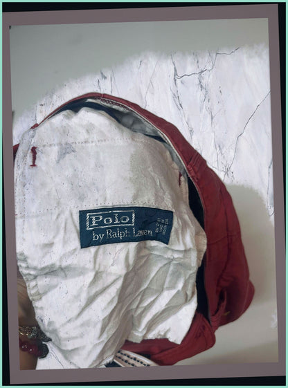 Entdecke unsere Vintage Track Pants von Nike und anderen Marken, erhältlich bei Valuxery.de - Dein Shop für trendige Vintage - Kleidung. Unsere Track Pants sind aus hochwertigen Materialien und