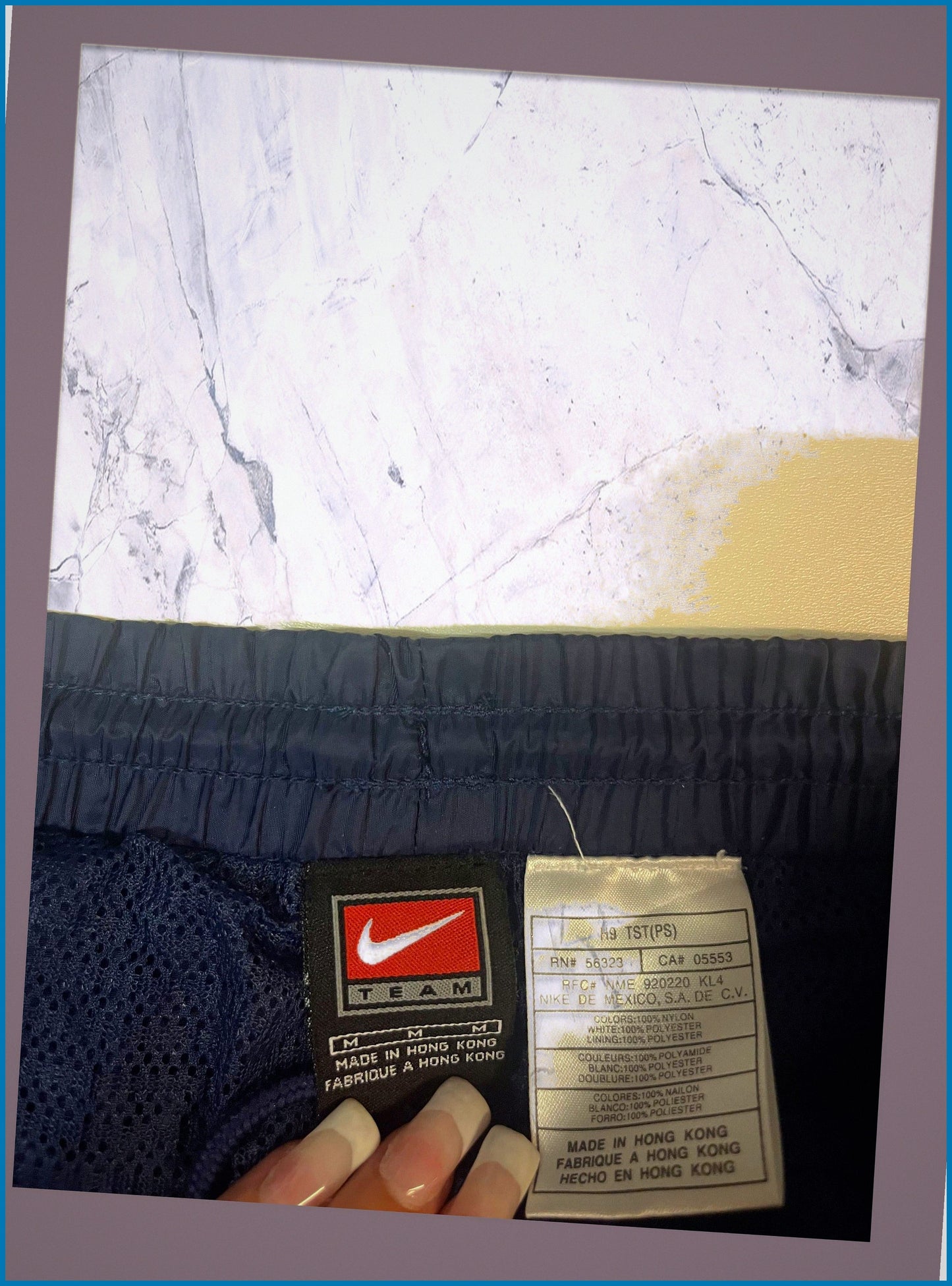 Entdecke unsere Vintage Track Pants von Nike und anderen Marken, erhältlich bei Valuxery.de - Dein Shop für trendige Vintage - Kleidung. Unsere Track Pants sind aus hochwertigen Materialien und