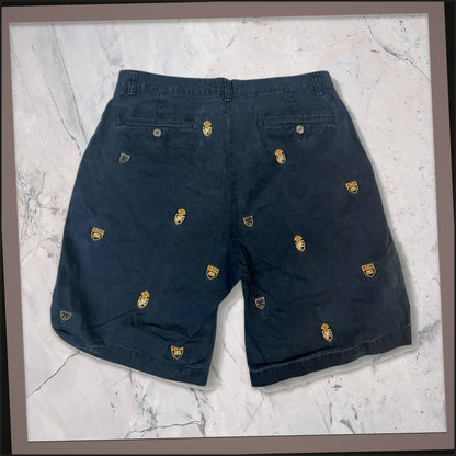Entdecke unsere Vintage Track Pants von Nike und anderen Marken, erhältlich bei Valuxery.de - Dein Shop für trendige Vintage - Kleidung. Unsere Track Pants sind aus hochwertigen Materialien und