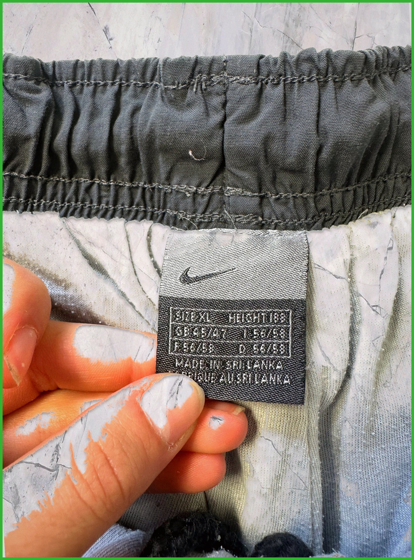 Nike vintage Trackpants XL fit M 7-2-4-7