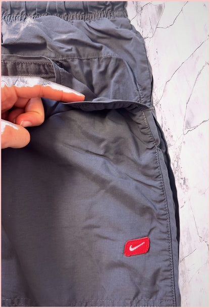 Nike vintage Trackpants XL fit M 7-2-4-7
