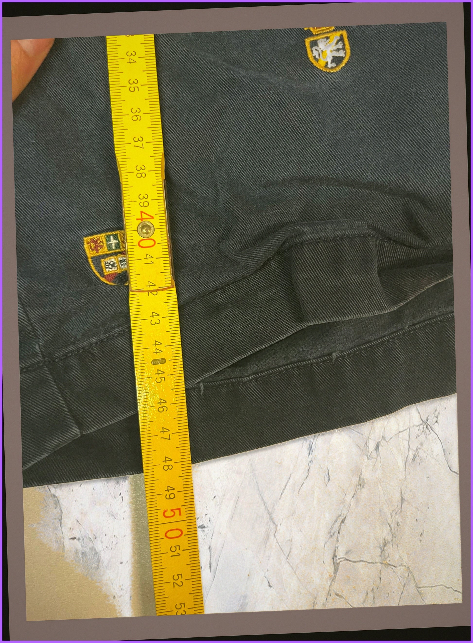 Entdecke unsere Vintage Track Pants von Nike und anderen Marken, erhältlich bei Valuxery.de - Dein Shop für trendige Vintage - Kleidung. Unsere Track Pants sind aus hochwertigen Materialien und