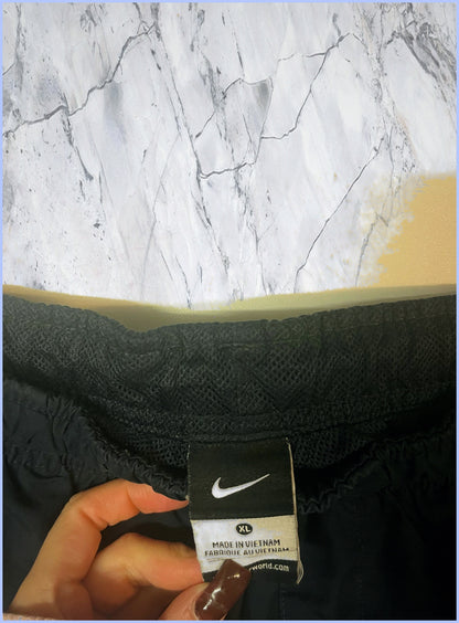 Vintage Nike Trackpants XL fit M 5-5-8-8