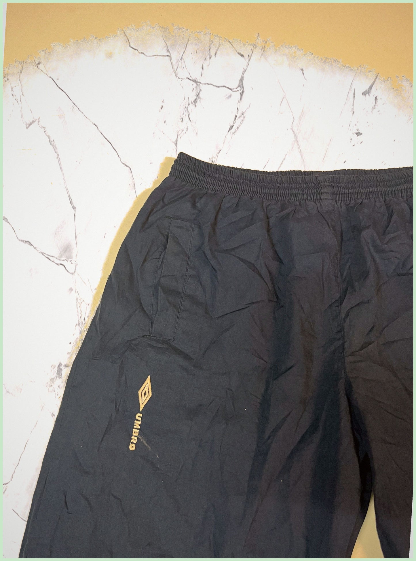 Vintage Umbro Trackpants 36 fit M 5-6-2-7
