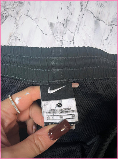 Vintage Nike Trackpants baggy XL fit S 5-3-7-0