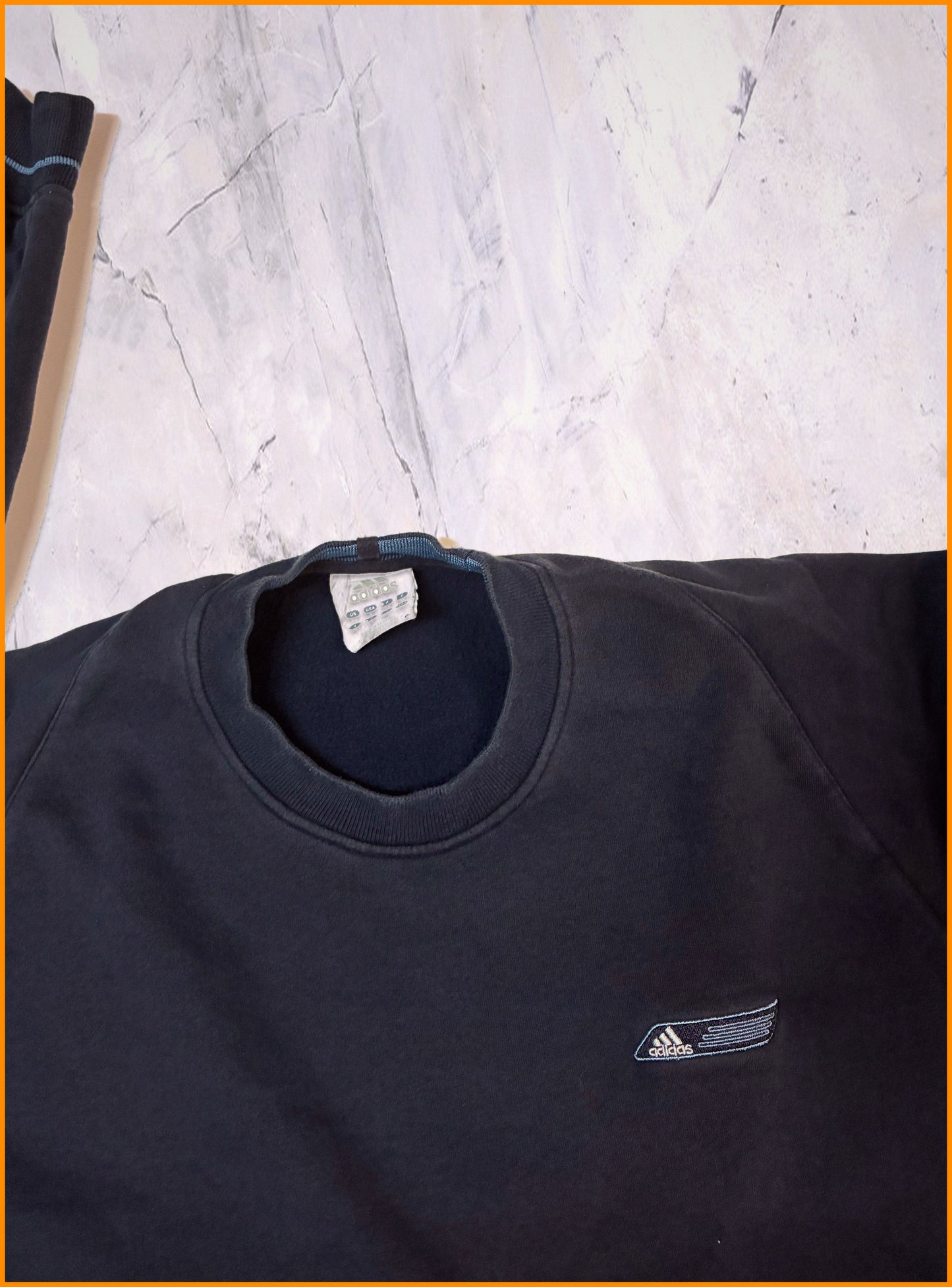 Vintage Adidas Sweatshirt XL fit L 6-0-1-8