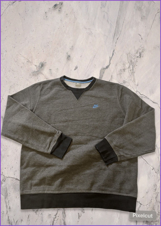 Vintage Nike Sweatshirt L fit M 67 76