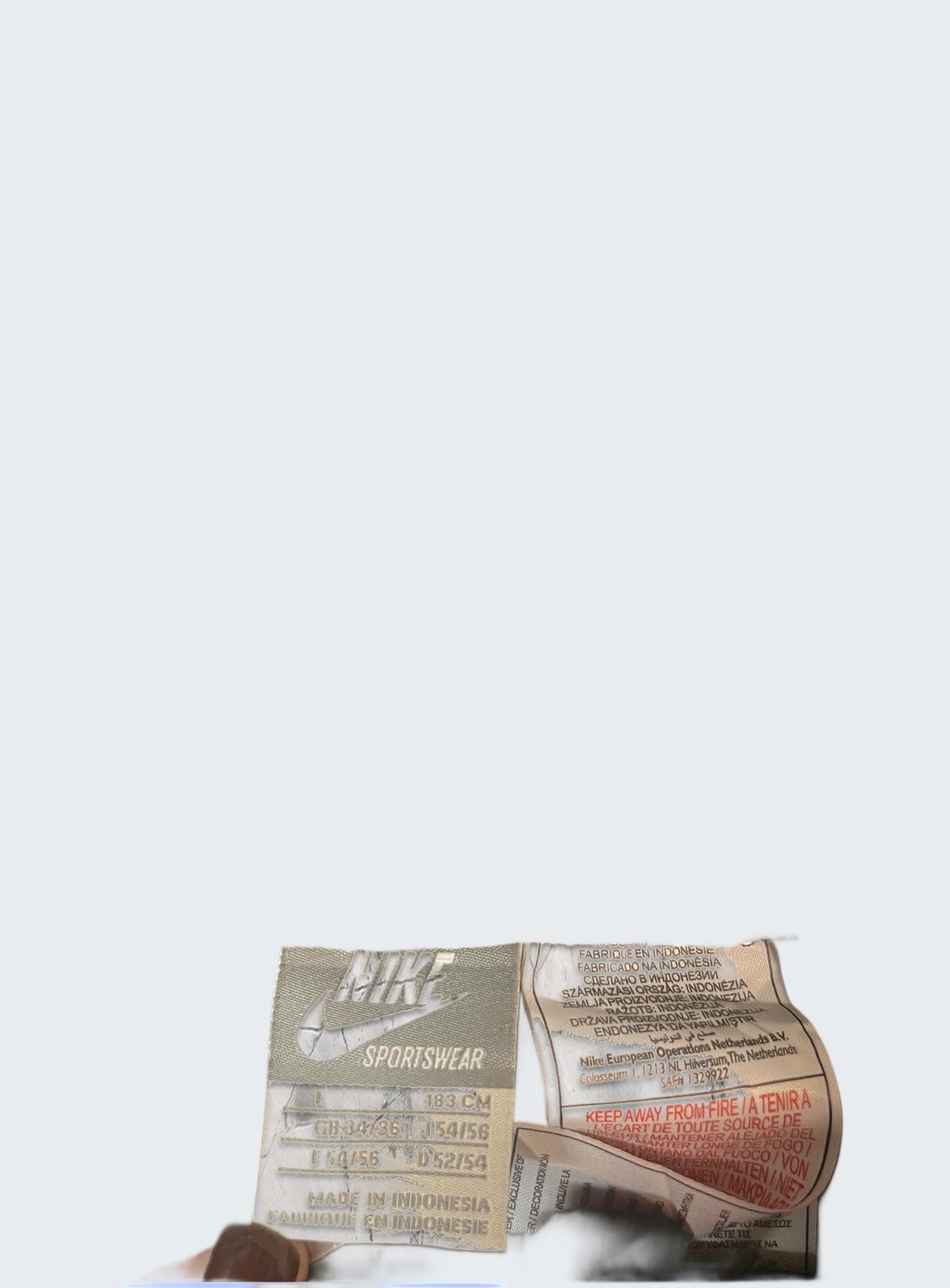 Picsart Shop-Hintergrund [picsart-white-bg] [bg:#E9ECEF] [old:84888612045064] [pos:8]