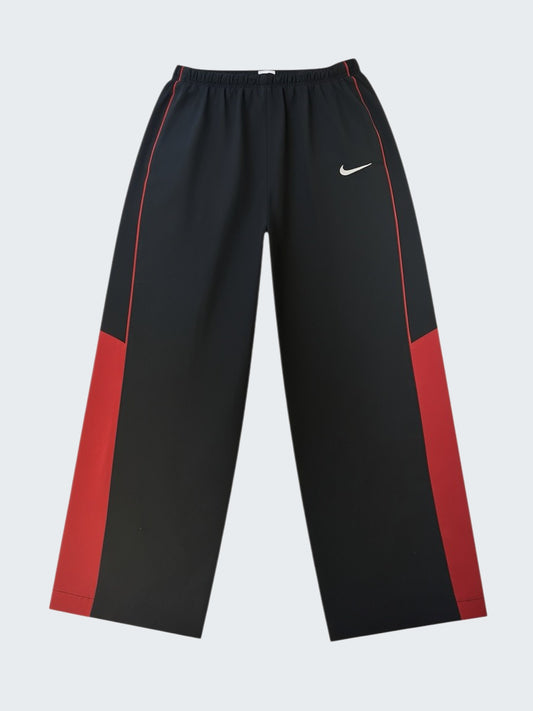 Vintage Nike Trackpants L fit S 6799 [photoroom-buegeln-bg-e9ecef-v1] [sha:d51c84ac1422] [bg:#E9ECEF] [source_image:86113889779976]