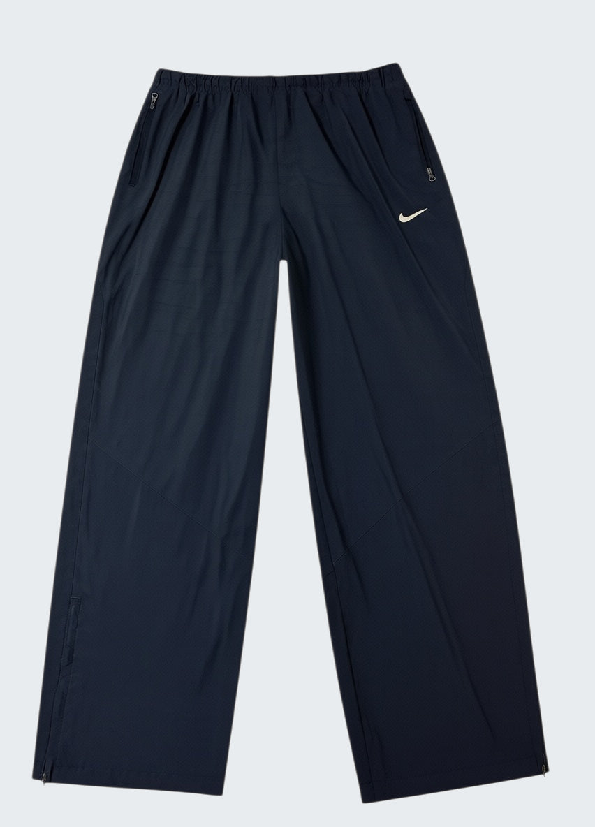 Vintage Nike trackpants M fit S 6 7 1 5 [photoroom-buegeln-bg-e9ecef-v1] [sha:e2414d21f60c] [bg:#E9ECEF] [source_image:86113900232968]