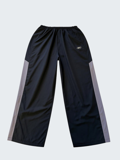 Vintage Reebok trackpants M fit XXS 6753 [photoroom-buegeln-bg-e9ecef-v1] [sha:664e4145bdc7] [bg:#E9ECEF] [source_image:86113891909896]