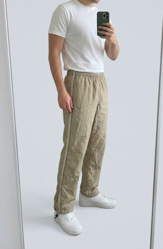 Nike Vintage Trackpants L 5-956 – getragenes Produktfoto