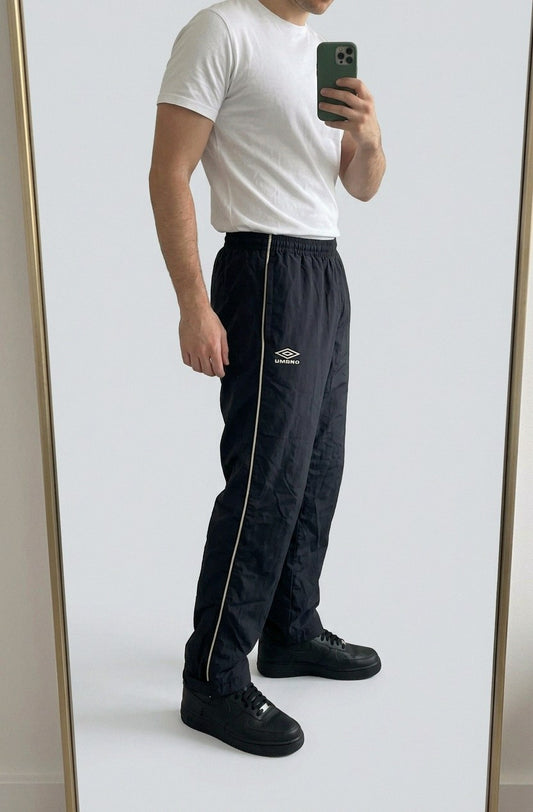 Vintage Umbro Trackpants L fit M 4 479 – getragenes Produktfoto