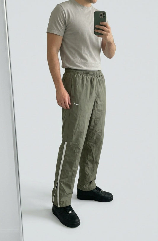 Nike vintage Trackpants M 7474 – getragenes Produktfoto