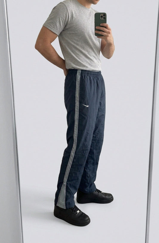 Nike Vintage Track Pants XL | Baggy Trackpants 7470 – getragenes Produktfoto