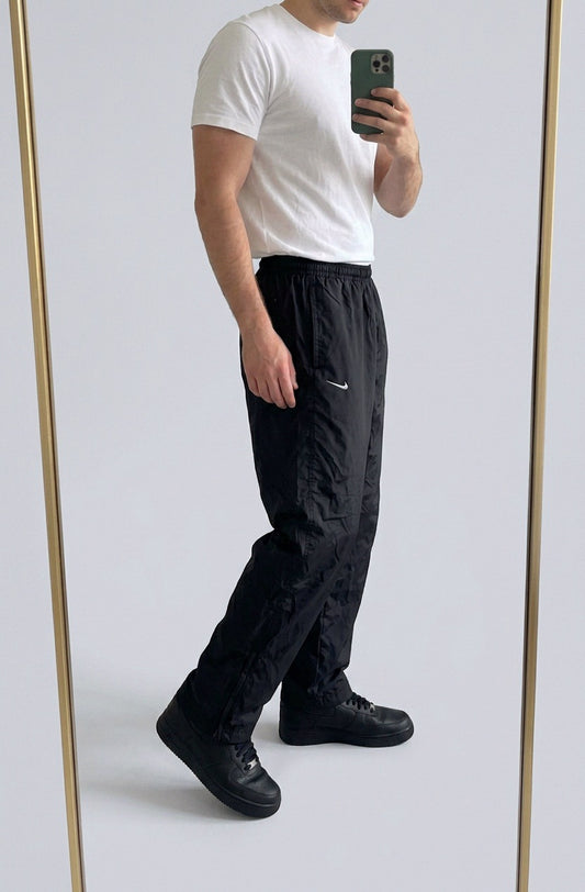 Nike Vintage Trackpants M baggy 7417 – getragenes Produktfoto