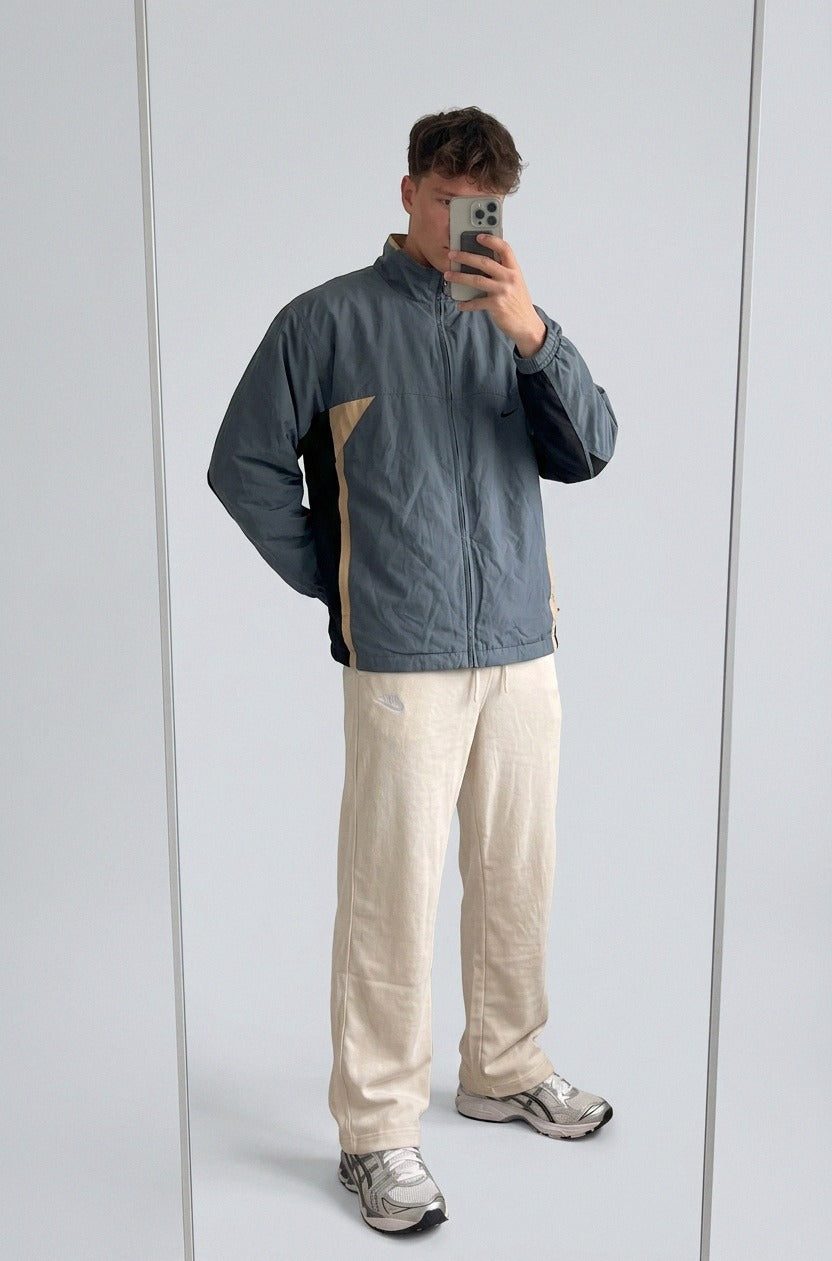 Nike Vintage Jacke L | Track Jacket 5-7-4-8 – getragenes Produktfoto