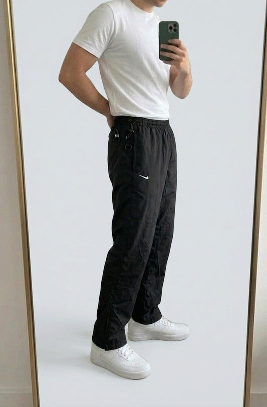Nike Vintage Track Pants L | Baggy Trackpants 55 48 – getragenes Produktfoto