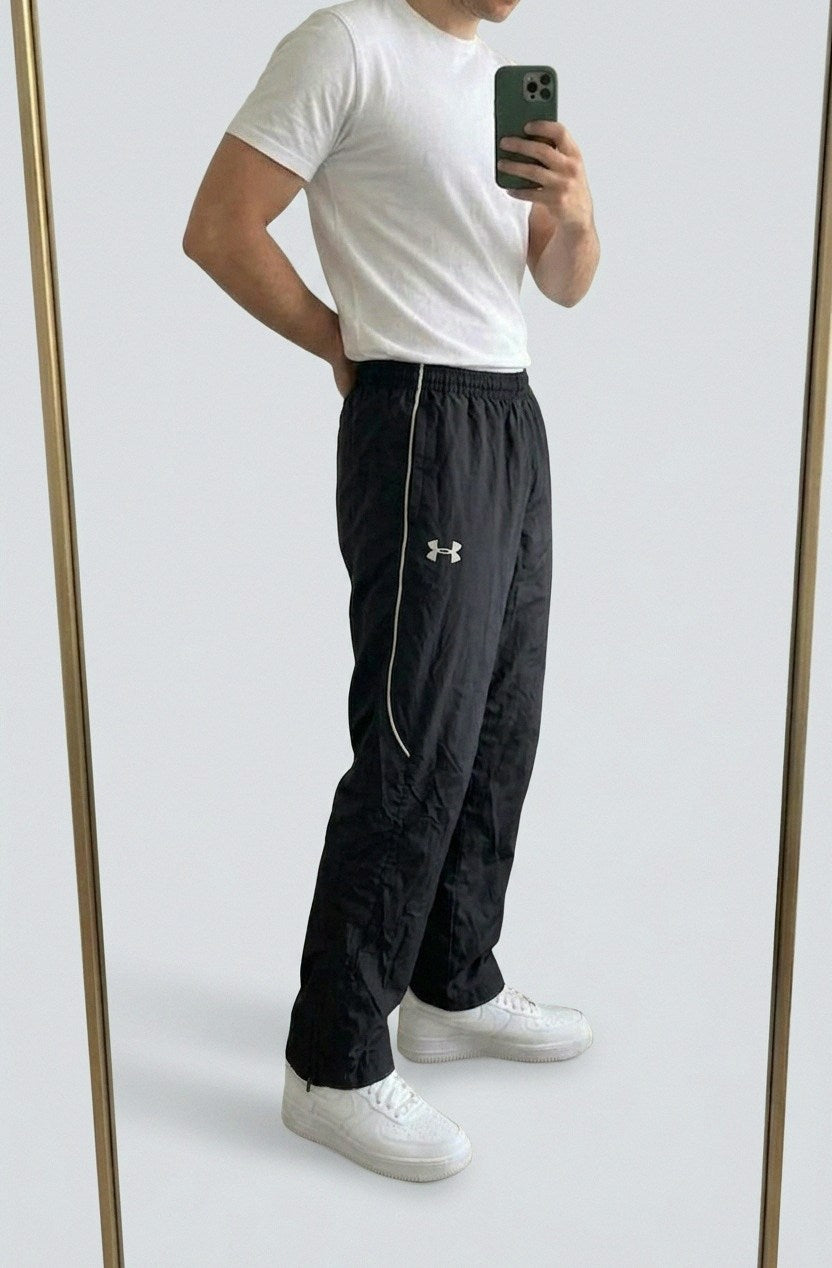 Under Amour Vintage Trackpants xs 6-3-8-2 – getragenes Produktfoto