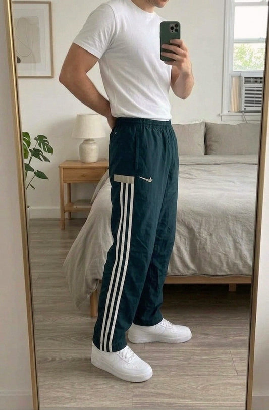 Vintage Nike Trackpants M fit S 5 7 1 4 – getragenes Produktfoto