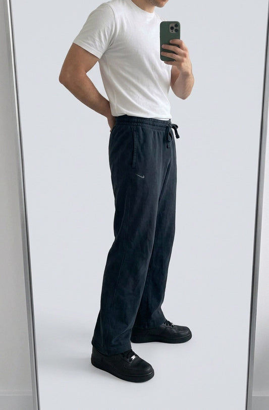 Nike Vintage Trackpants L baggy 7-3-4-6 – getragenes Produktfoto