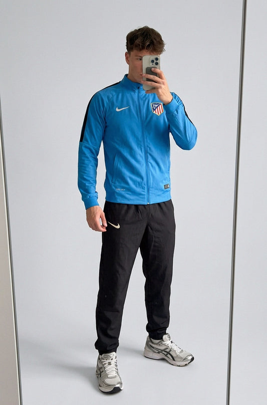 Nike Athletico Vintage Anzug L 5-8-8-0 – getragenes Produktfoto