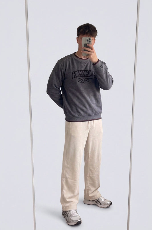 Vintage Reebok Sweatshirt XL fit S gesticktes Logo 5-7-2-7 – getragenes Produktfoto
