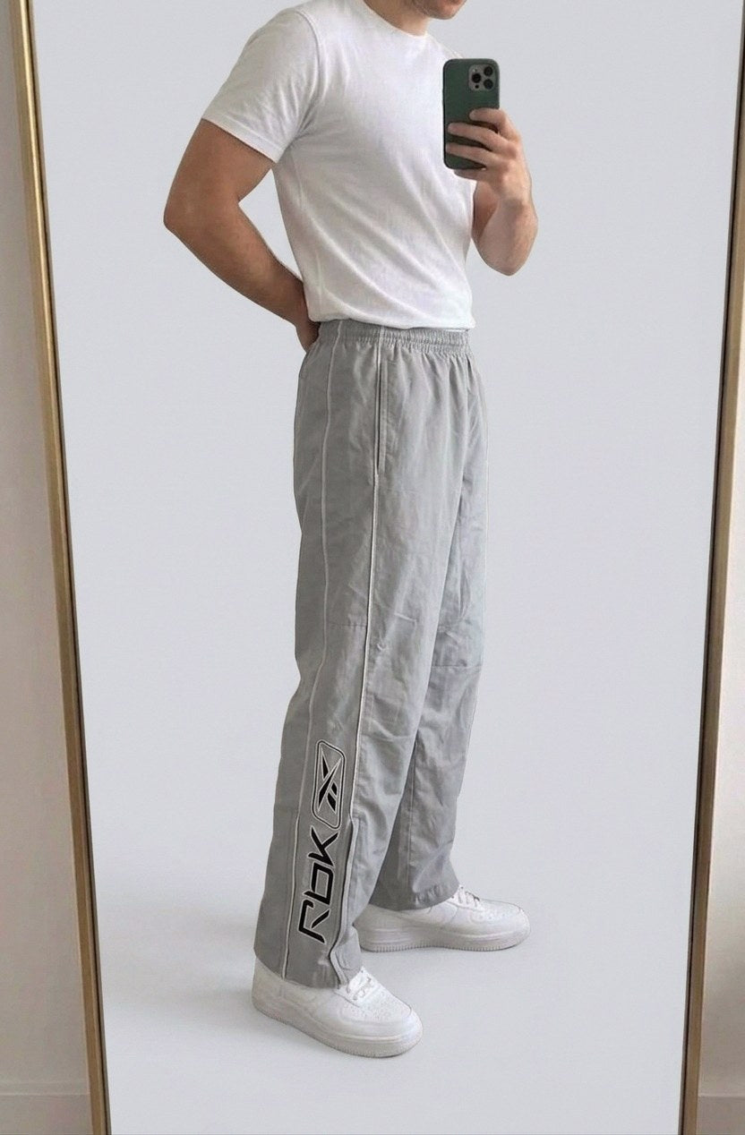 Reebok Vintage Trackpants S baggy 7-378 – getragenes Produktfoto