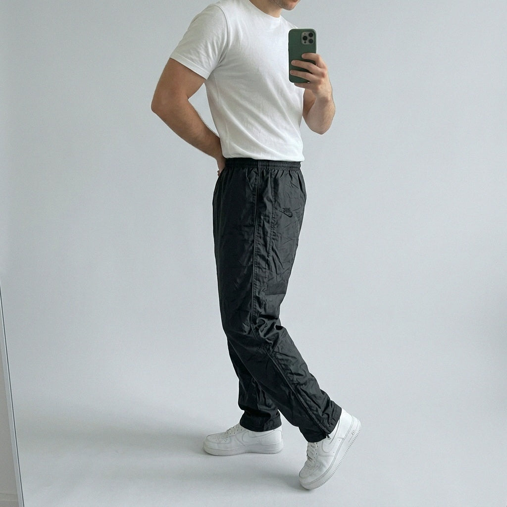Nike vintage Trackpants S 7-2-3-6 – getragenes Produktfoto