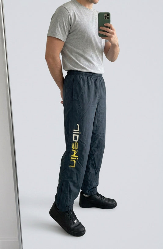 Nike Vintage Track Pants M | Trackpants 72 19 – getragenes Produktfoto