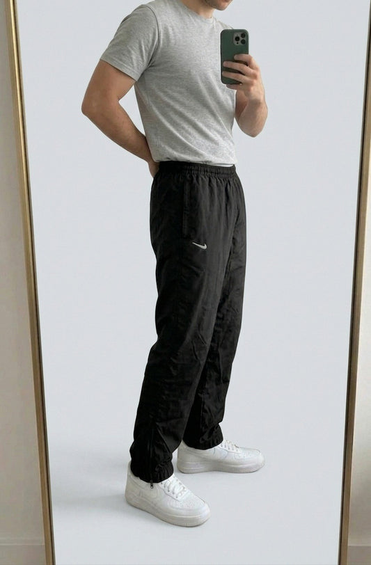 Nike Vintage Track Pants XS | Baggy Trackpants 3-0-0-3 – getragenes Produktfoto
